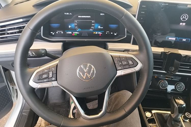 Used Volkswagen Sagitar 2023 300TSI DSG Excellence Edition Steering Wheel