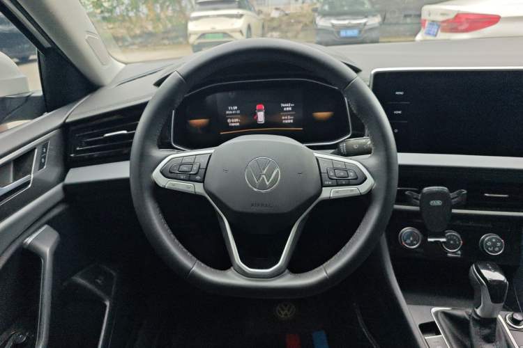 Used Volkswagen Sagitar 2023 300TSI DSG Flyover Edition Steering Wheel