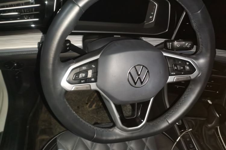 Used Volkswagen Sagitar 2023 300TSI DSG Excellence Edition Steering Wheel