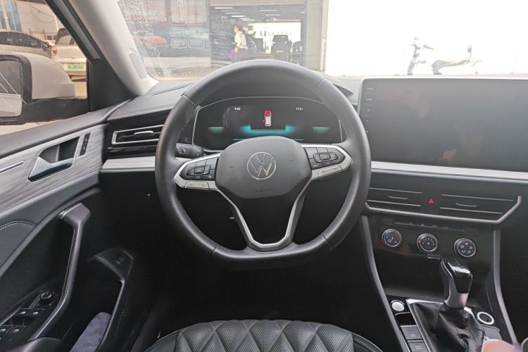 Used Volkswagen Sagitar 2023 300TSI DSG Excellence Edition Steering Wheel