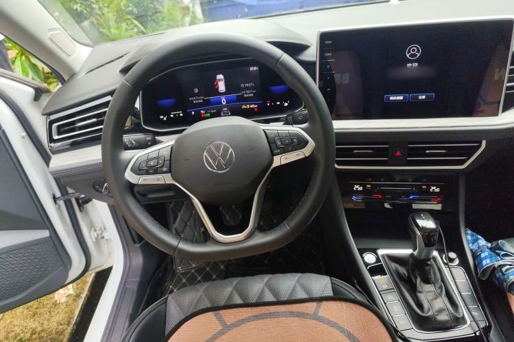 Used Volkswagen Sagitar 2023 200TSI DSG Excellence Edition Steering Wheel