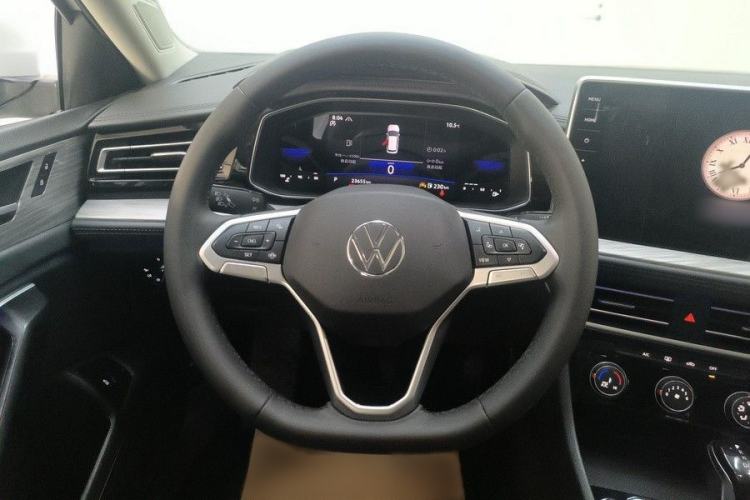 Used Volkswagen Sagitar 2023 300TSI DSG Excellence Edition Steering Wheel