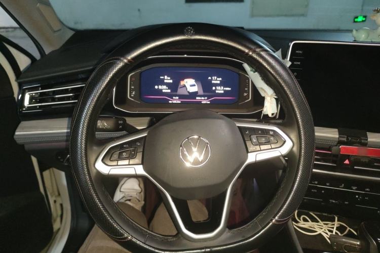 Used Volkswagen Sagitar 2023 300TSI DSG Excellence Edition Steering Wheel