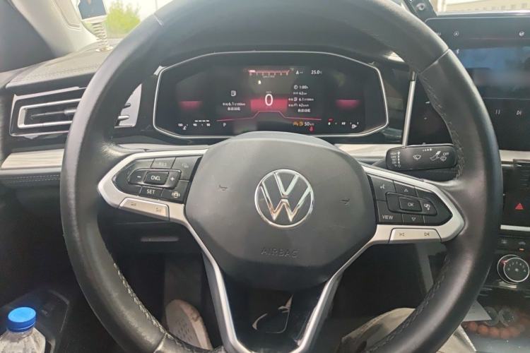 Used Volkswagen Sagitar 2023 300TSI DSG Excellence Edition Steering Wheel