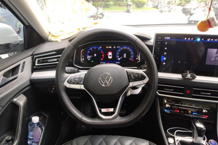 Used Volkswagen Sagitar 2023 300TSI DSG Excellence Edition Steering Wheel