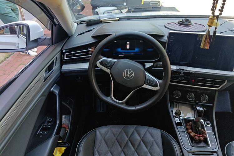 Used Volkswagen Sagitar 2023 280TSI DSG Beyond Lite Edition Steering Wheel