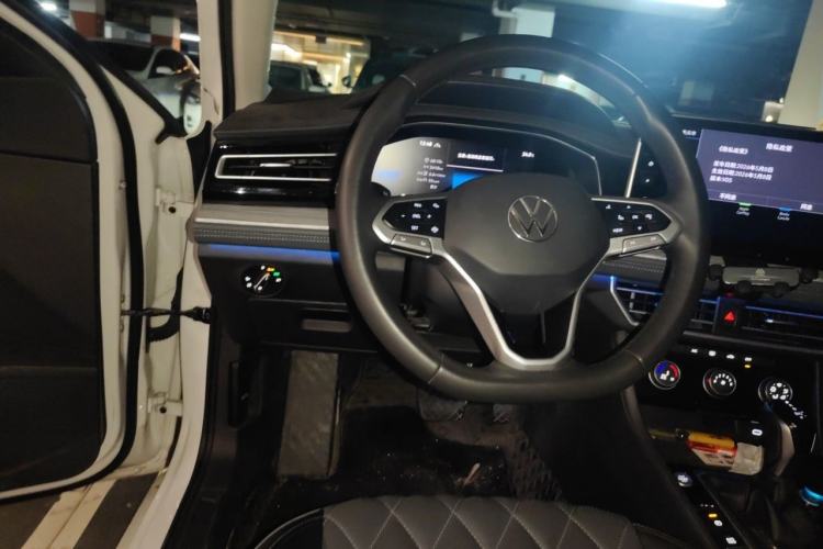 Used Volkswagen Sagitar 2023 300TSI DSG Excellence Edition Steering Wheel
