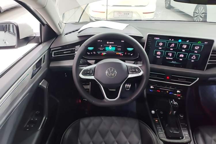 Used Volkswagen Sagitar 2023 280TSI DSG Excellence Edition Steering Wheel