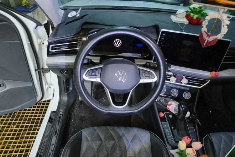 Used Volkswagen Sagitar 2023 300TSI DSG Excellence Edition Steering Wheel