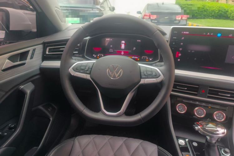 Used Volkswagen Sagitar 2023 300TSI DSG Excellence Edition Steering Wheel