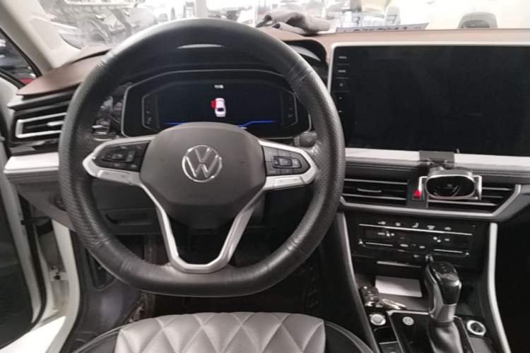 Used Volkswagen Sagitar 2023 280TSI DSG Excellence Edition Steering Wheel