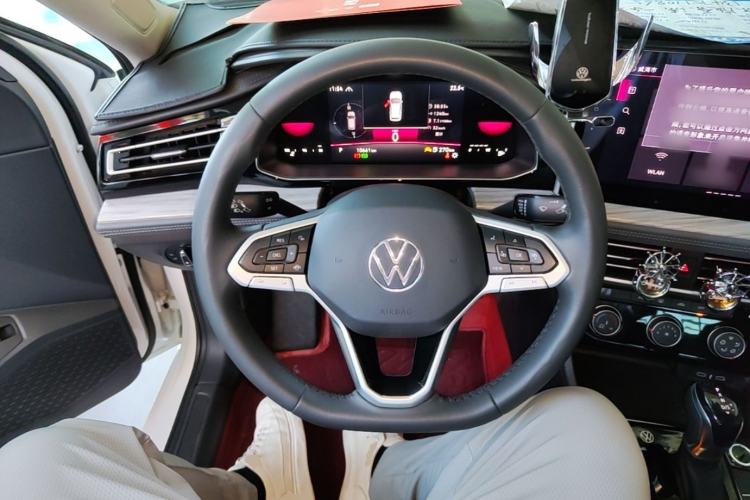 Used Volkswagen Sagitar 2023 300TSI DSG Excellence Edition Steering Wheel