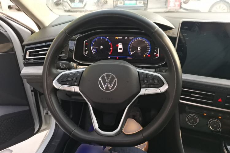 Used Volkswagen Sagitar 2023 300TSI DSG Excellence Edition Steering Wheel
