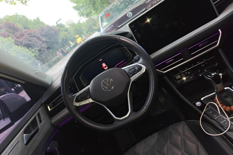 Used Volkswagen Sagitar 2023 280TSI DSG Excellence Plus Edition Steering Wheel