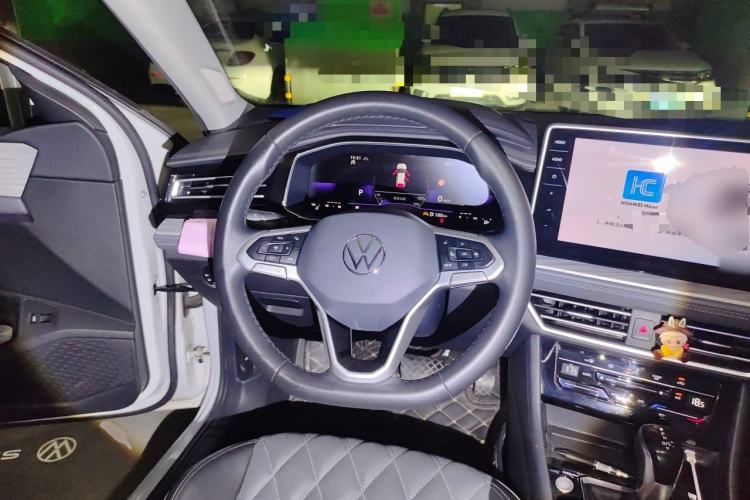Used Volkswagen Sagitar 2023 280TSI DSG Excellence Plus Edition Steering Wheel