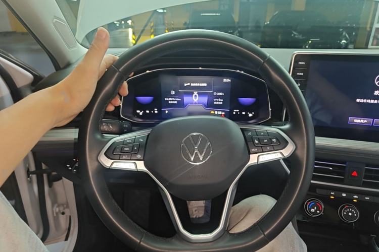 Used Volkswagen Sagitar 2023 300TSI DSG Excellence Edition Steering Wheel