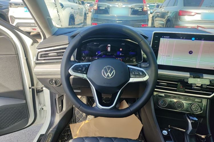 Used Volkswagen Sagitar 2023 300TSI DSG Excellence Edition Steering Wheel