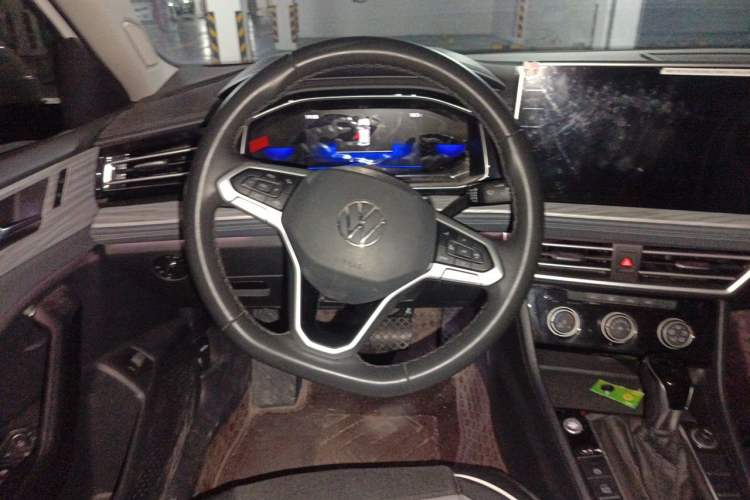 Used Volkswagen Sagitar 2023 300TSI DSG Excellence Edition Steering Wheel