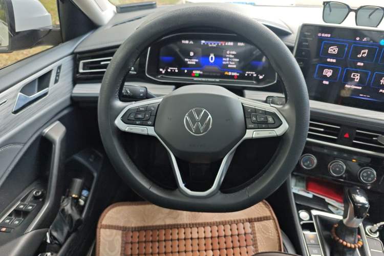 Used Volkswagen Sagitar 2023 300TSI DSG Excellence Edition Steering Wheel