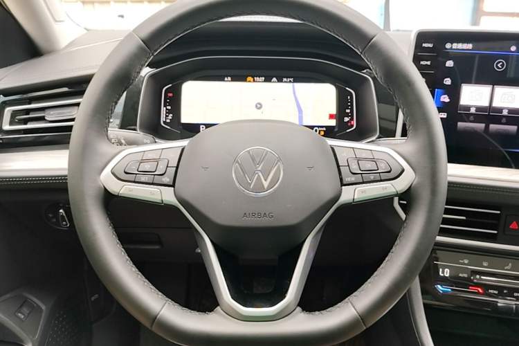 Used Volkswagen Sagitar 2023 280TSI DSG Excellence Edition Steering Wheel