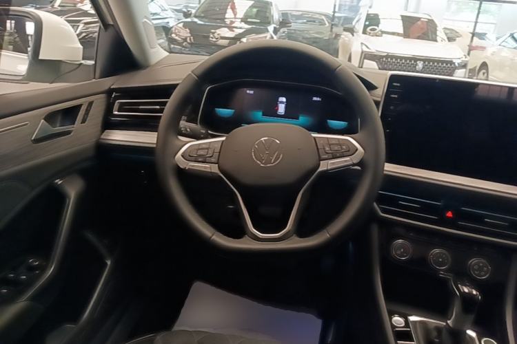 Used Volkswagen Sagitar 2023 300TSI DSG Excellence Edition Steering Wheel