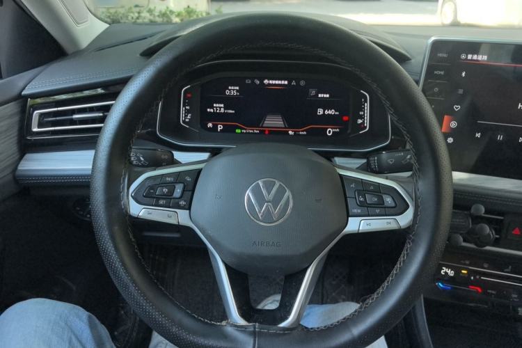 Used Volkswagen Sagitar 2023 280TSI DSG Excellence Plus Edition Steering Wheel
