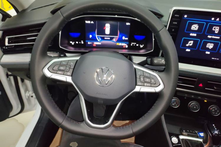 Used Volkswagen Sagitar 2023 300TSI DSG Excellence Edition Steering Wheel
