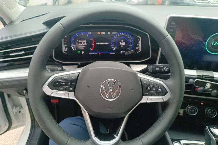 Used Volkswagen Sagitar 2023 300TSI DSG Excellence Edition Steering Wheel