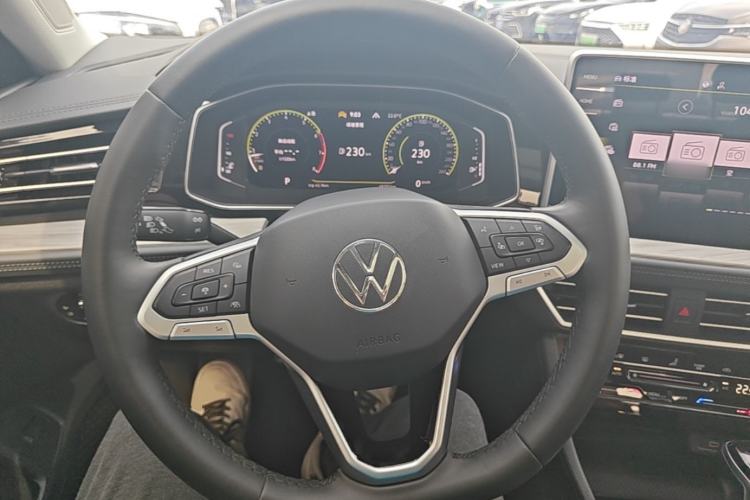 Used Volkswagen Sagitar 2023 300TSI DSG Excellence Edition Steering Wheel