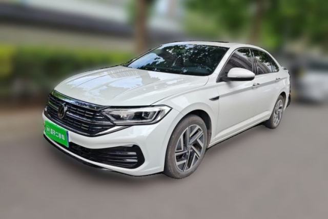 Używany Volkswagen Sagitar 2023 300TSI DSG Excellence Edition