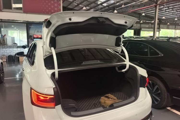 Used Volkswagen Sagitar 2023 300TSI DSG Excellence Edition Trunk