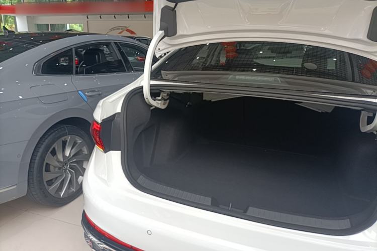 Used Volkswagen Sagitar 2023 300TSI DSG Excellence Edition Trunk