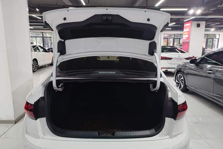 Used Volkswagen Sagitar 2023 280TSI DSG Excellence Edition Trunk