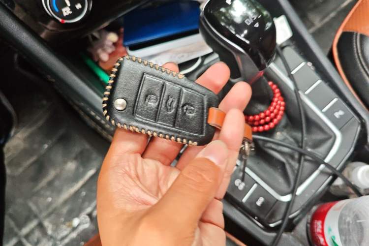 Used Volkswagen Sagitar 2023 300TSI DSG Excellence Edition Vehicle Key