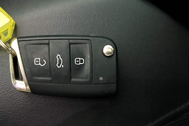 Used Volkswagen Sagitar 2023 200TSI DSG Excellence Edition Vehicle Key