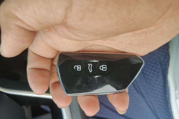 Used Volkswagen Sagitar 2023 300TSI DSG Excellence Edition Vehicle Key