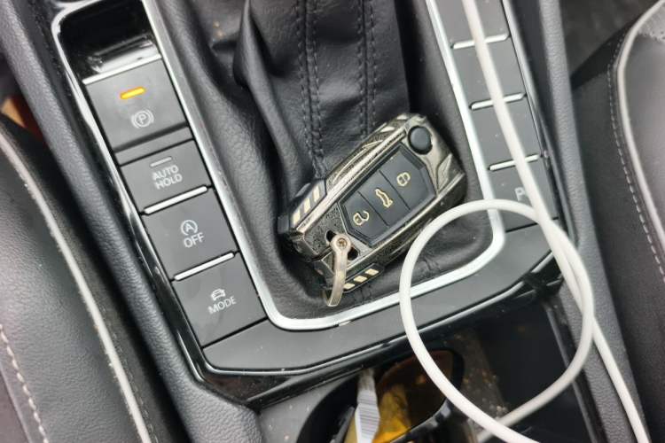 Used Volkswagen Sagitar 2023 300TSI DSG Excellence Edition Vehicle Key