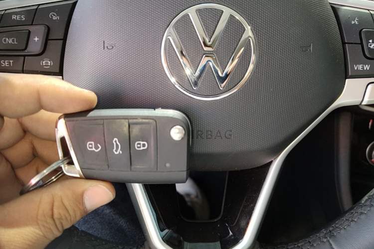 Used Volkswagen Sagitar 2023 300TSI DSG Excellence Edition Vehicle Key