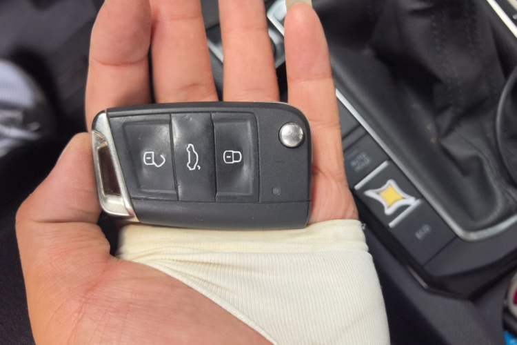 Used Volkswagen Sagitar 2023 280TSI DSG Beyond Lite Edition Vehicle Key