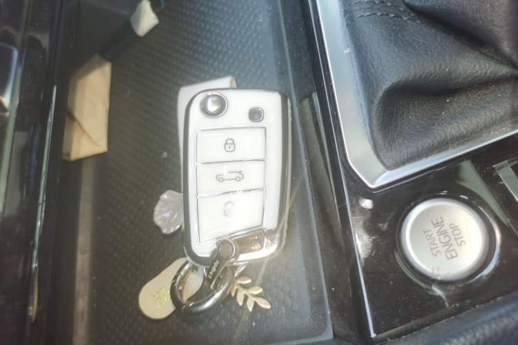 Used Volkswagen Sagitar 2023 300TSI DSG Excellence Edition Vehicle Key