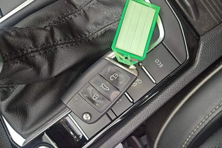 Used Volkswagen Sagitar 2023 300TSI DSG Excellence Edition Vehicle Key