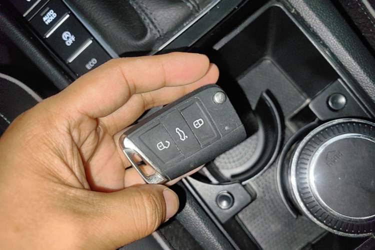 Used Volkswagen Sagitar 2023 280TSI DSG Beyond Lite Edition Vehicle Key