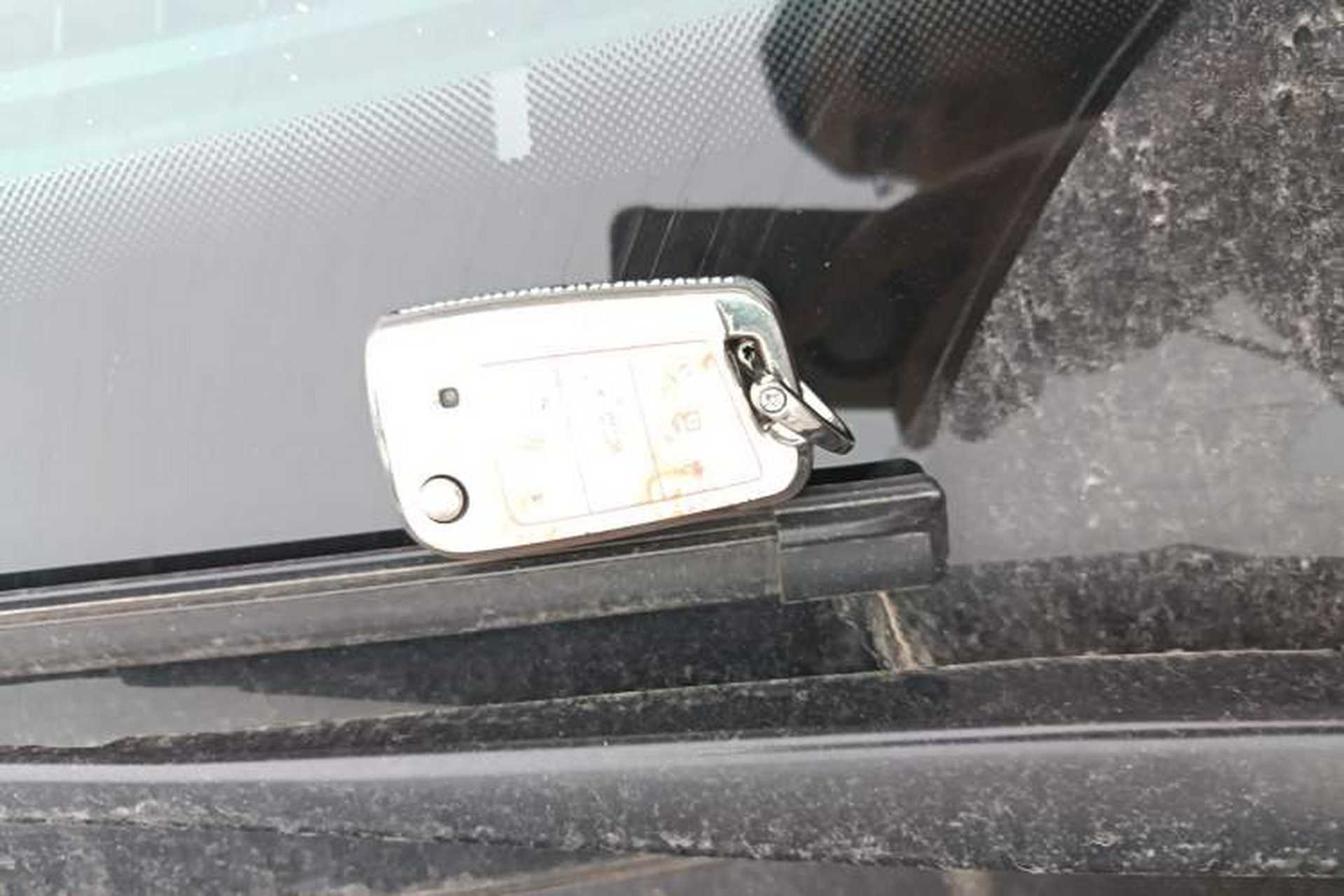 Used Volkswagen Sagitar 2023 300TSI DSG Excellence Edition Vehicle Key