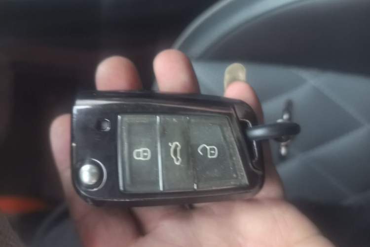 Used Volkswagen Sagitar 2023 300TSI DSG Excellence Edition Vehicle Key