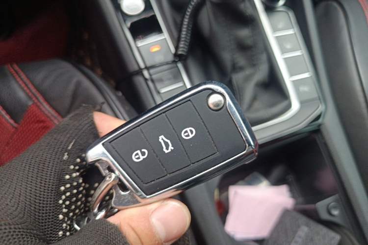 Used Volkswagen Sagitar 2023 300TSI DSG Excellence Edition Vehicle Key