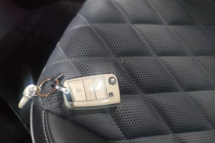 Used Volkswagen Sagitar 2023 300TSI DSG Excellence Edition Vehicle Key