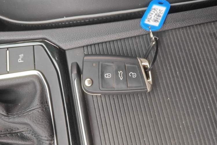 Used Volkswagen Sagitar 2023 280TSI DSG Beyond Lite Edition Vehicle Key