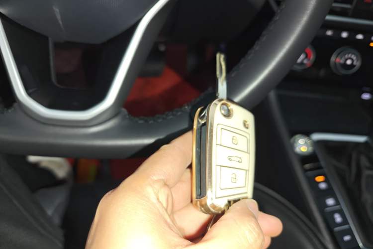 Used Volkswagen Sagitar 2023 300TSI DSG Excellence Edition Vehicle Key