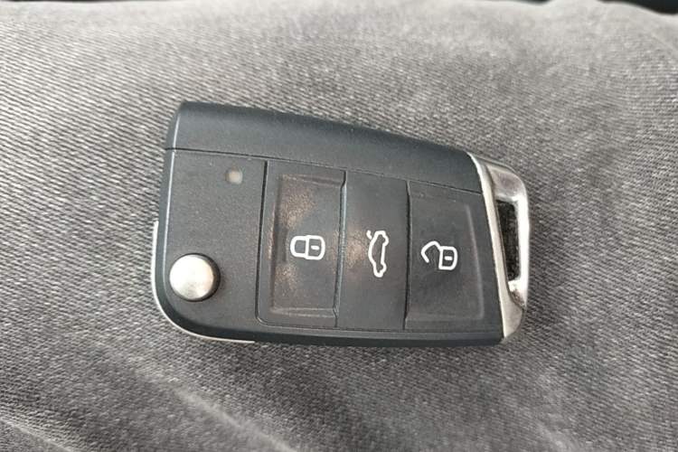 Used Volkswagen Sagitar 2023 300TSI DSG Excellence Edition Vehicle Key
