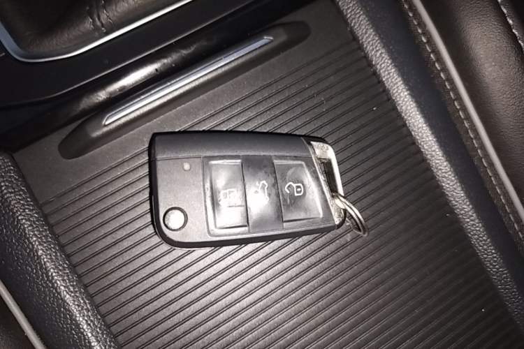 Used Volkswagen Sagitar 2023 300TSI DSG Excellence Edition Vehicle Key